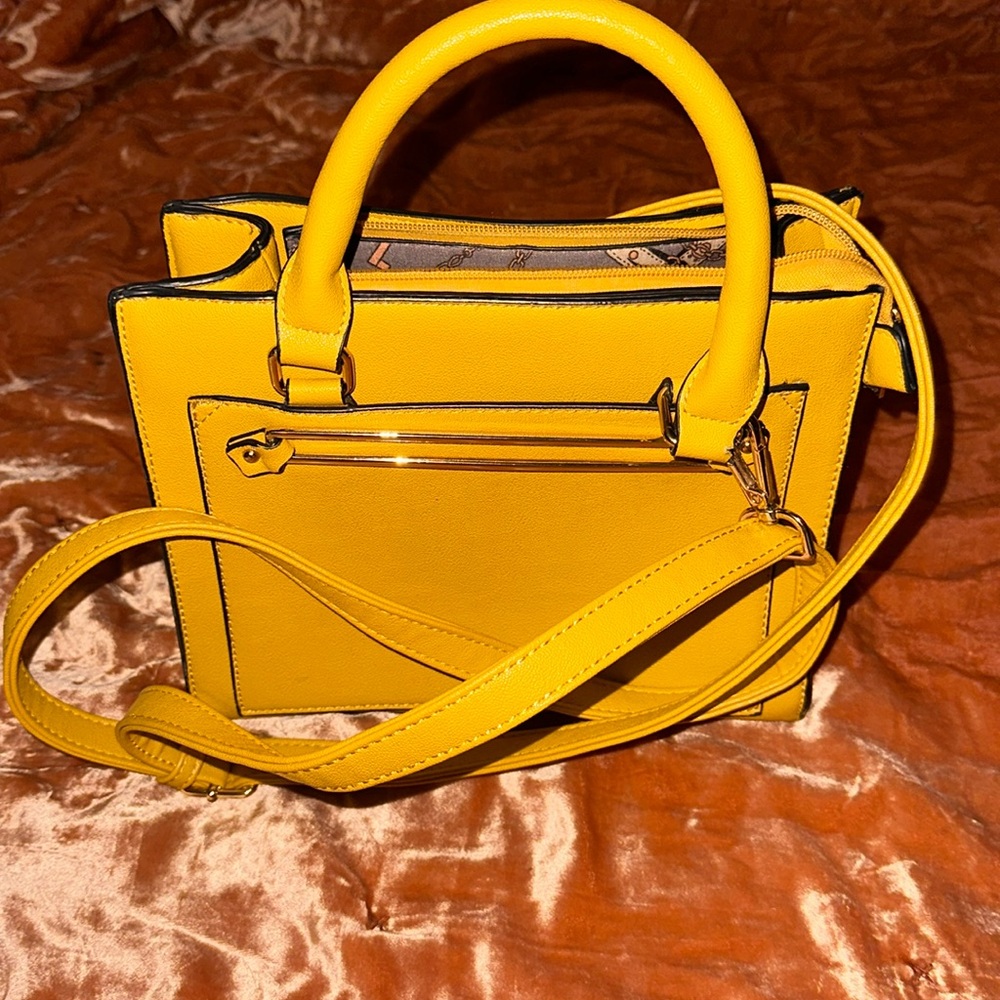 Mustard Yellow Crossbody Handbag w/ Detachable Strap
